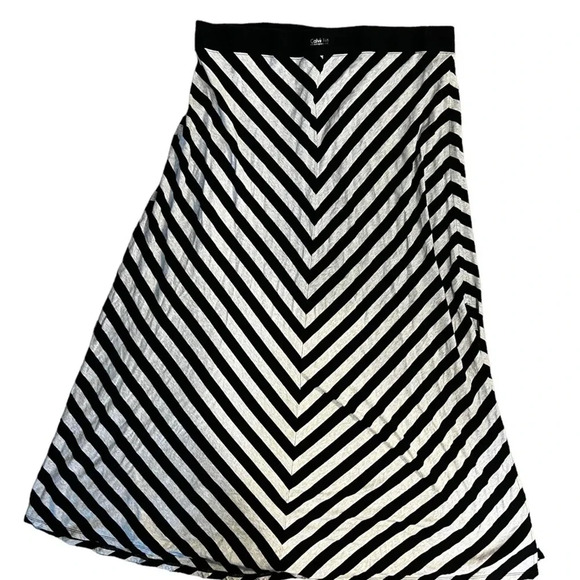Calvin Klein Performance 1X maxi Skirt (black and gray with two side splits) - Picture 4 of 5